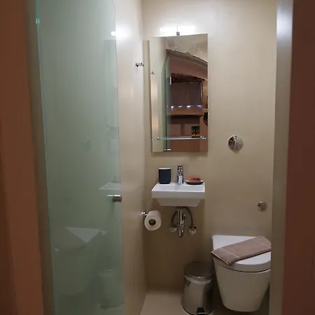 Fivos Konukevi *